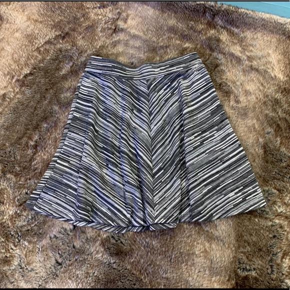 Black & White Mini Skirt - Picture 4 of 5